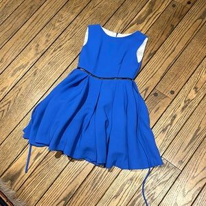 Fancy blue dress do kids!